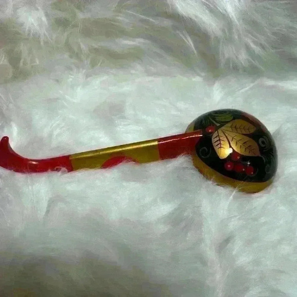 Vintage RUSSIAN ART WOOD HAND PAINTED BERRY HOHLOMA KHOKHLOMA LADLE LARGE SPOON - Picture 3 of 6